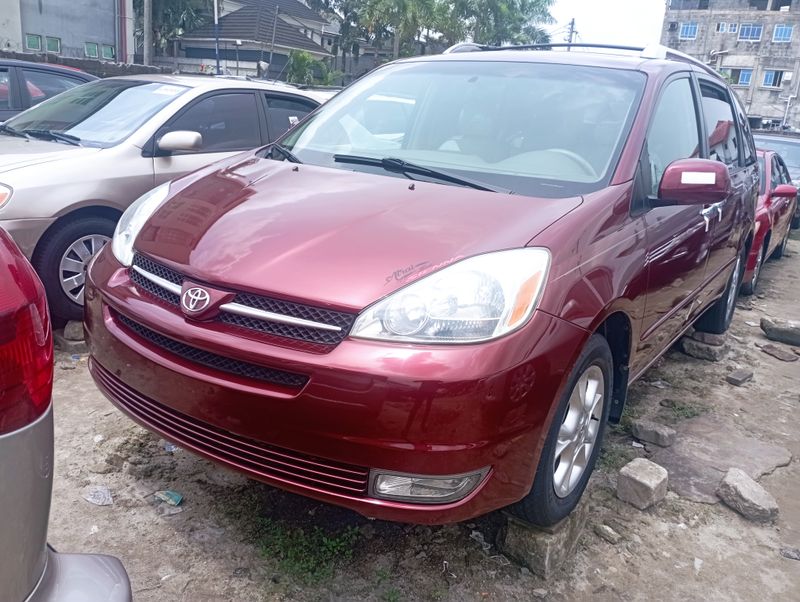 Thumbnail 5 of 2005 Toyota Sienna LE